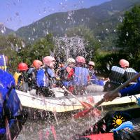 Wasserschlacht mit den Paddels