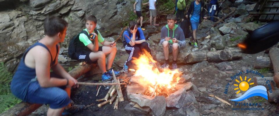 Lagerfeuer am Nachtwandertag