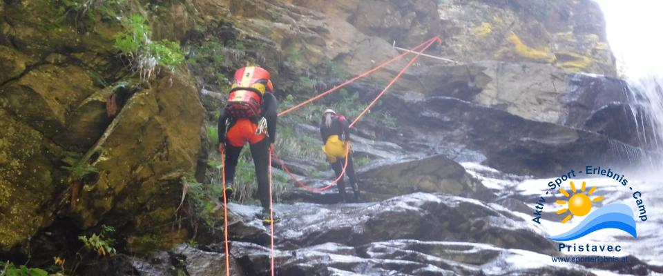 Canyoning aktives Arbeiten am Seil